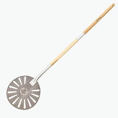 Evita estos errores al elegir y usar una pala para pizza con mango corto